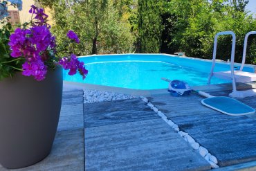 Piscina fuori terra in acciaio color bianco Acquamarina 610×360×120 cm: design elegante, struttura robusta e montaggio rapido per il tuo giardino.