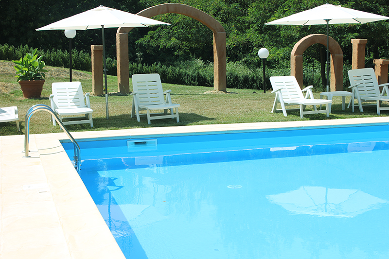 Piscines enterrée résidentielle en acier ovale
