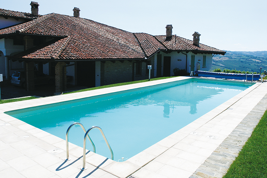 Piscines enterrée résidentielle en acier ovale