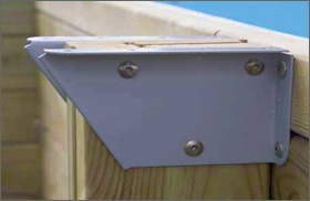 piscine bois montage angles renforces