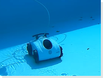 robot pour le nettoyage de la piscine